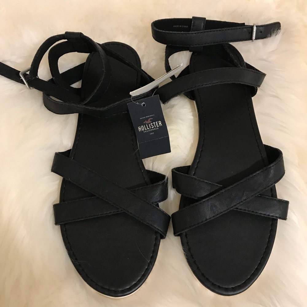NEW Hollister Black Strappy Sandals ✨